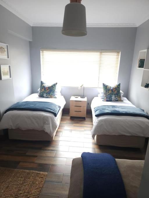 Cape Town, Sea Point, Beautiful 2 Bedroom Apartment @Tucked Away Екстериор снимка